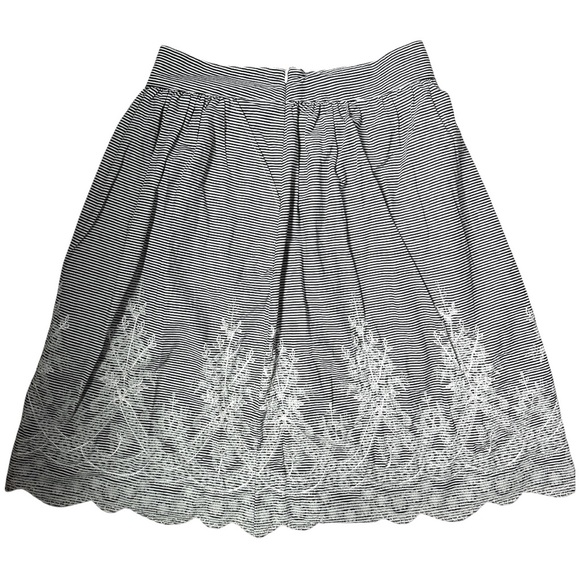 NY Collection Black White Striped Skirt w/ Embroidered Hem | Size 6 - Picture 2 of 15